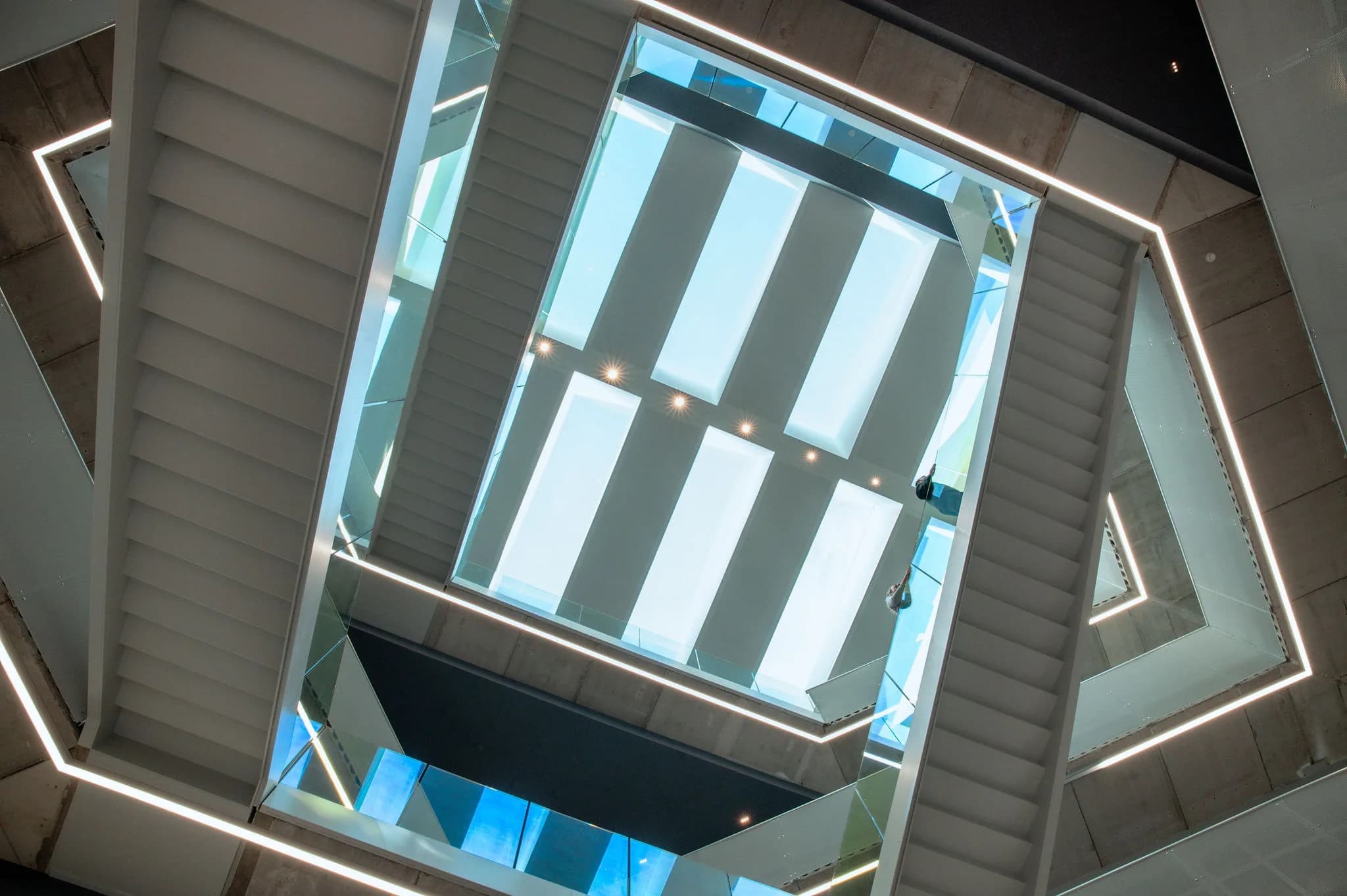 Het atrium van Plus Ultra Groningen, het pand waar Researchable gevestigd is