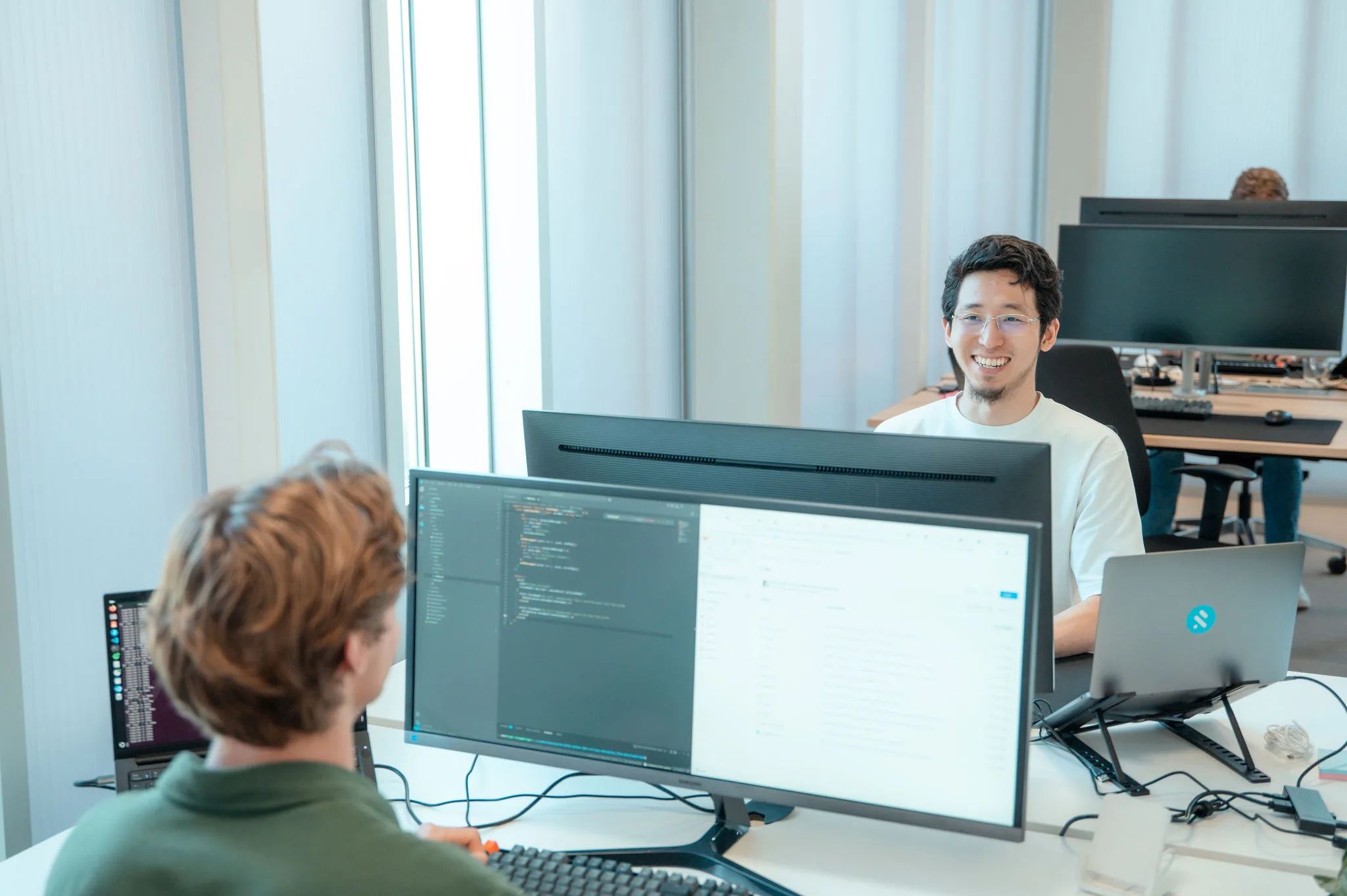 Softwareontwikkelaars aan de werkplek